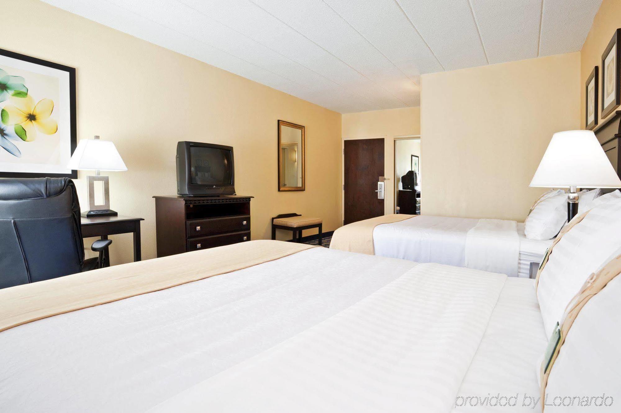 Holiday Inn Columbus North I-270 Worthington Chambre photo