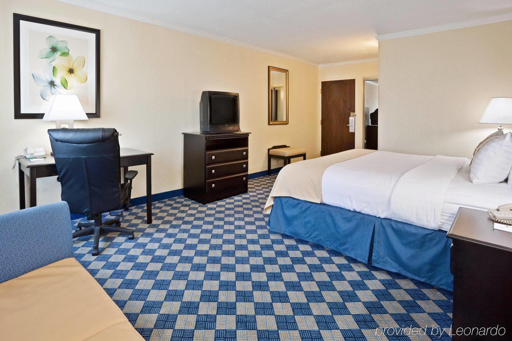 Holiday Inn Columbus North I-270 Worthington Chambre photo